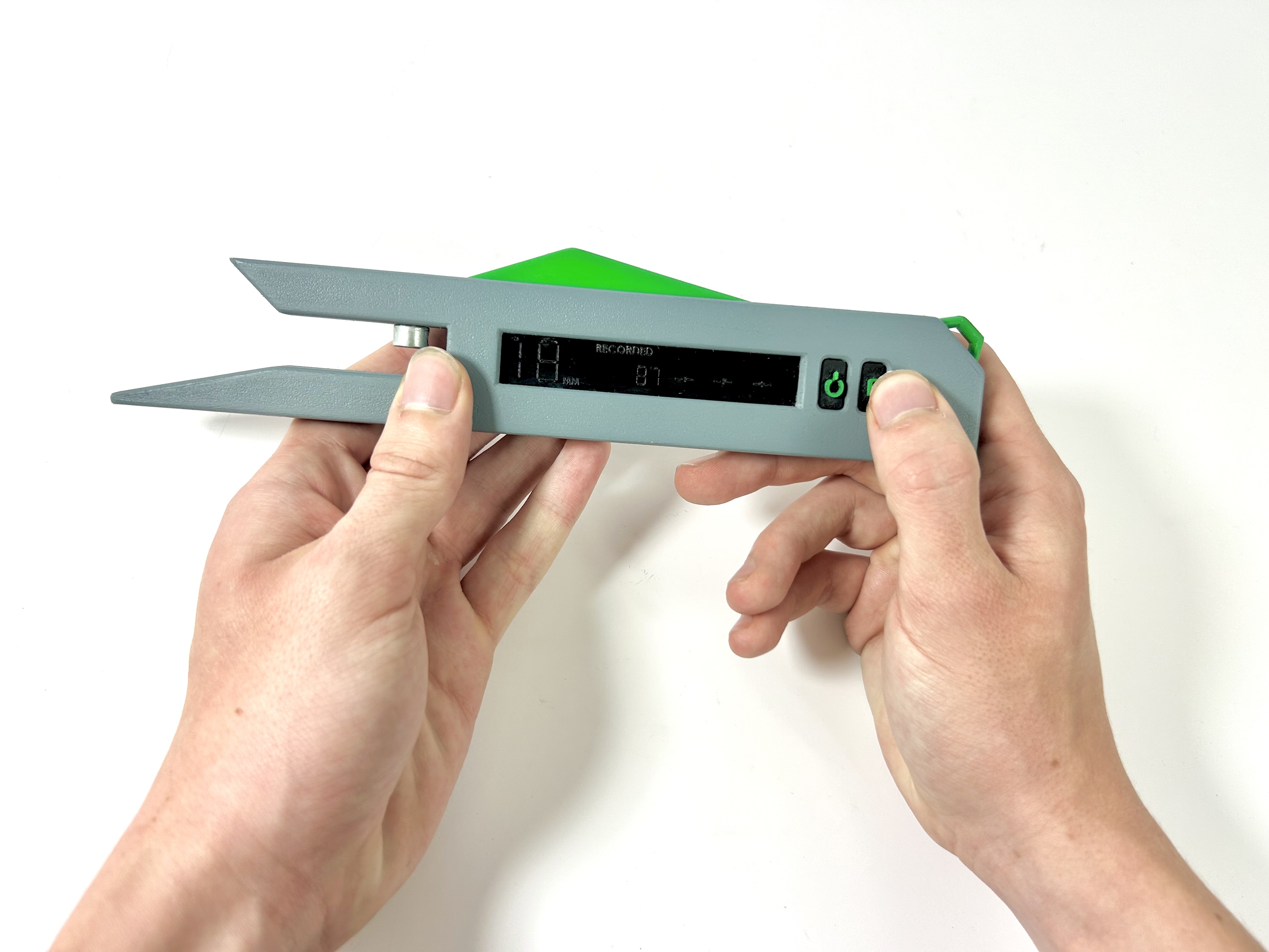 Gauge in hand